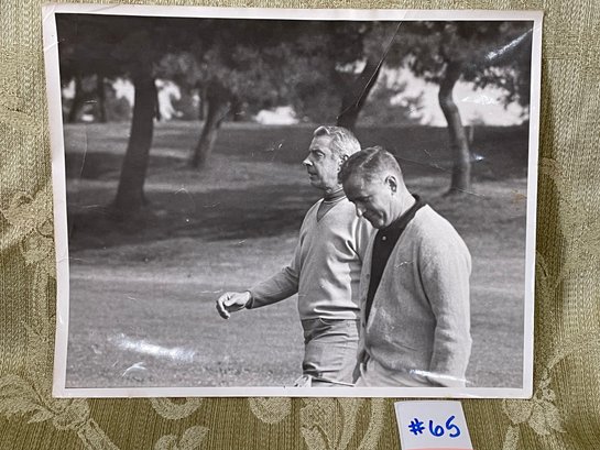 U.S. Army Press Photo - Military Officer (?) Playing Golf #1
