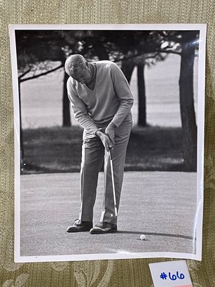 U.S. Army Press Photo - Military Officer (?) Playing Golf #2