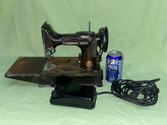 1953 Singer Featherweight Sewing Machine 'As Is' For Parts, Restoration