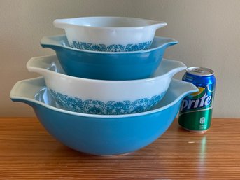 Horizon Blue PYREX Cinderella Mixing Bowl Set WOW