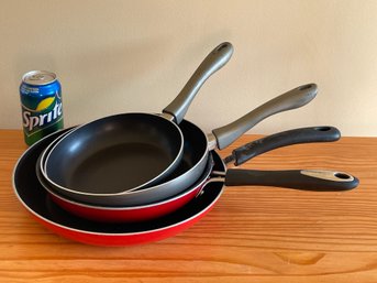 Lot Of 4 Non-Stick Frying Pans, Including Farberware