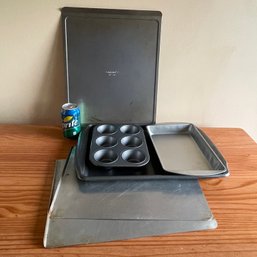 Baking Pans & Cookie Sheets Lot