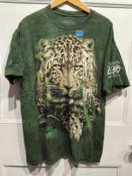 2013 Carol Cavalaris LEOPARD 'The Mountain' Philadelphia Zoo T-Shirt, Size Large