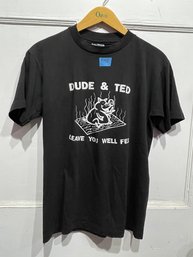 'Dude & Ted Leave You Well Fed' BBQ Restaurant Promo T-Shirt, Size Medium - Vintage