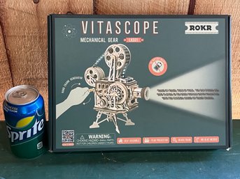 Vitascope LK601 Mechanical Film Projector Building Kit NEW