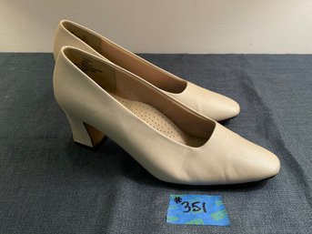 Size 9 Soft Flexible High Heel Shoes
