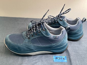 LL Bean Women's Size 9.5W Blue Hiking Shoes