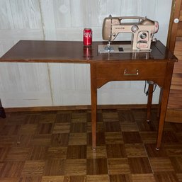 White Sewing Machine In Table HGT World's Fair Edition - VINTAGE