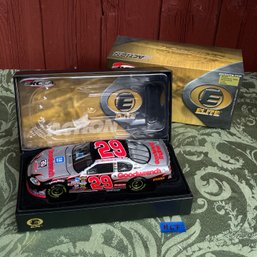 Kevin Harvick #29 GM Goodwrench / Quicksilver 2005 Monte Carlo Elite 1:24 NASCAR Diecast LIMITED
