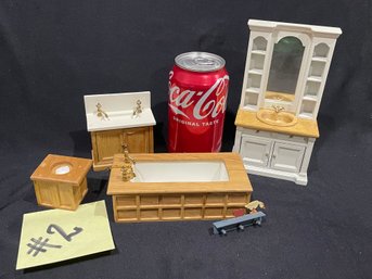 Vintage Dollhouse Bathroom Furniture - Miniatures Lot #2