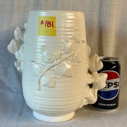 White RED WING Ivy Vine Leaves Art Pottery Vase VINTAGE