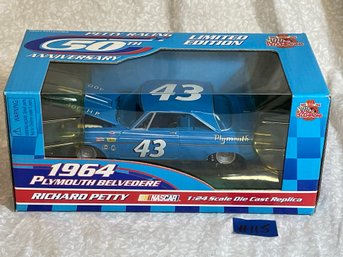 #43 Richard Petty 1964 Plymouth Belvedere 1:24 Scale NASCAR Diecast Car