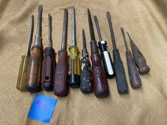 Lot Of Vintage Screwdrivers