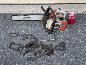 Stihl Rollomatic E Chainsaw 015L & Extra Chains - Probably Needs Some Work