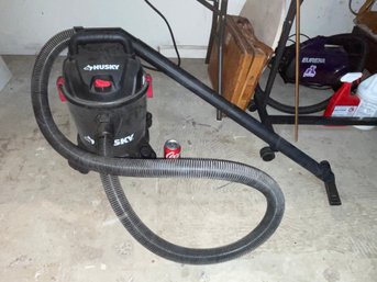 Husky 4 Gallon Wet/Dry Shop Vac - Vacuum Cleaner