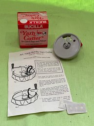 Bucilla Yarn Cutter For Latch Rugs & Pillows - Vintage
