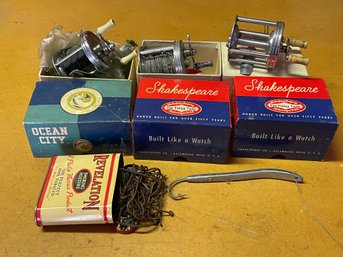 Vintage Fishing Reels Lot & Old Hooks In Tobacco Tin