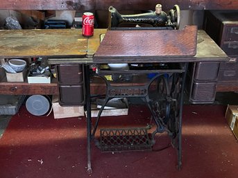 Antique Singer Treadle Sewing Machine - Cast Iron Table Base