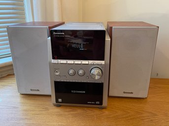 Panasonic CD Stereo System Model SA-PM53 Compact Bookshelf Style Radio