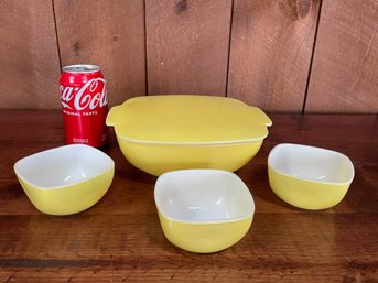 Yellow Pyrex Hostess Set (4 Pieces) - Covered Square Bowl & 3 Small Bowls