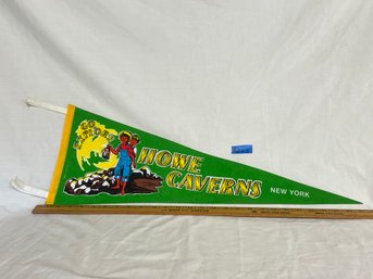 Howe Caverns, New York 1980s Felt Souvenir Pennant - Vintage Travel