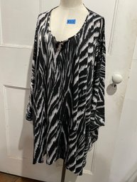 Nene Leakes Black & White Flowy Sleeveless Blouse - Size XL