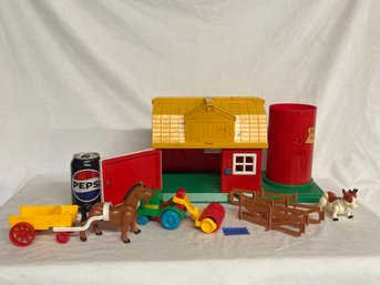 Playworld Toys LTD 1981 Vintage Farm Play Set & Accessories