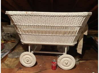 Wicker Baby Crib/Bassinet VINTAGE Great Display If You Own A Garden Center