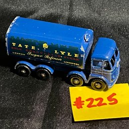 Matchbox 'Tate & Lyle' Sugar Container Truck No. 10 Diecast Car Lesney - England