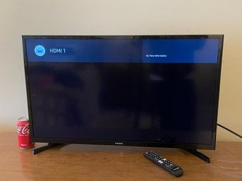 Samsung 32' Flat Screen Smart TV Television Model No. UN32N5300AF With Remote Control