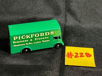 Matchbox 'Pickford Removal Van' No. 46 Diecast Car, Truck Lesney - England