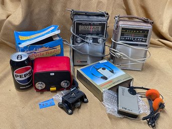 (2) Vintage Transistor Radios, Bicycle Radio, Hi-Fi Portable Radio