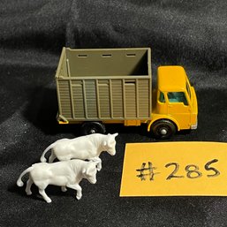 Matchbox 'Cattle Truck' No. 37 Diecast Car WITH COWS Lesney - England