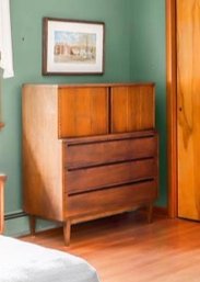 American Of Martinsville Walnut 5 Drawer Dresser MID-CENTURY