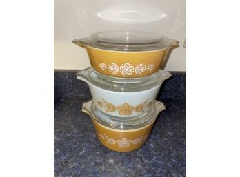 Set Of 3 Vintage Pyrex Casserole Dishes 'butterfly Gold' With Lids