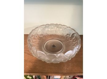 Fenton Frosted Glass Bowl 9' Water Lily