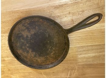 Vintage 10' Cast Iron Griddle Pan