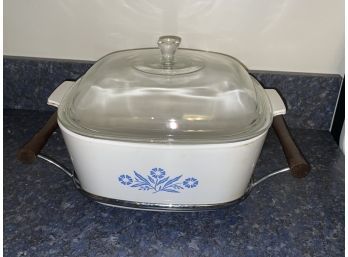 Corning Ware 4 Quart Casserole Dish With Cradle And Lid