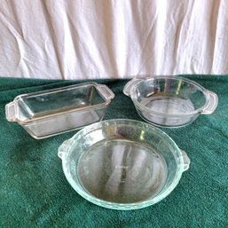 2 Anchor Hocking And 1 Pyrex Glass Bakers