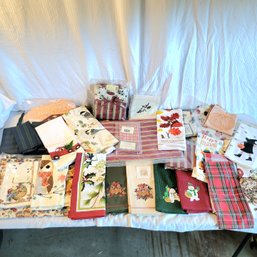 Large Lot Of Longaberger, Stonewall Kitchen And Now Designs Placemats, Hand Towels, Cloth Napkins All New!