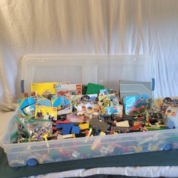 Vintage Lego Lot!! Over 20 Minifigures, Manuals And Bricks! *Sets May Have Missing Pieces 28 Pounds!