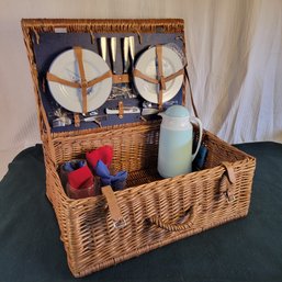 Picnic Basket With Setting For 4