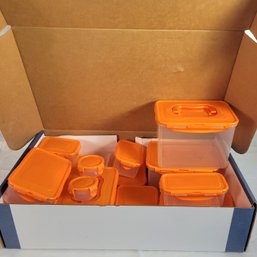 Brand New Locking Tupperware Several Sizes To Pack Up Those Holiday Leftovers!