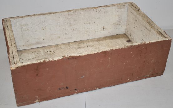 VITNAGE PAINTED WOODEN CRATE