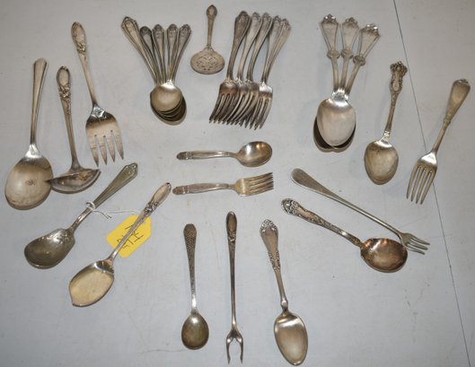 LOT OF SILVERPALTED FLATWARE