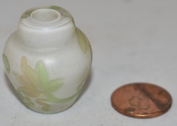 MINATURE WEISS ART GLASS VASE