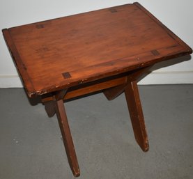 DIMINUTIVE N.E. PINE SAWBUCK TABLE