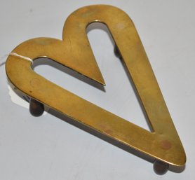 BRASS HEART SHAPED FOOTED TRIVET