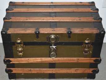 SM. WOODEN FLAT - TOP TRAVELING TRUNK