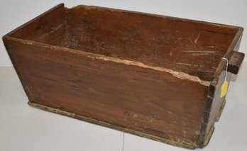 19TH CENT WOODEN DOUGH BOX